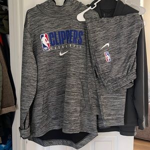 Men’s Clipper’s Basketball warm up